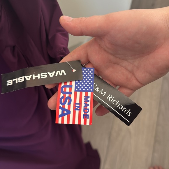 NWT R&M Richard's Maxi Gown; 20W Cold shoulder New!!!! Never Used! - Picture 8 of 10